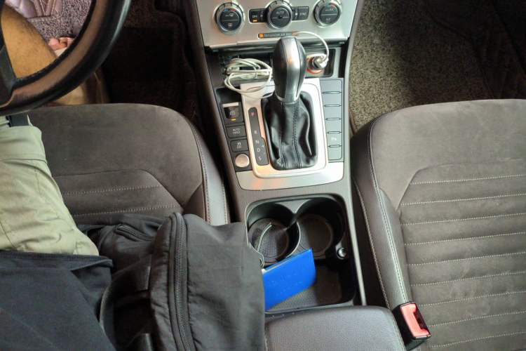 Used Volkswagen Magotan 2015 Travel Edition 2.0 TSI Comfort Version Gear Lever