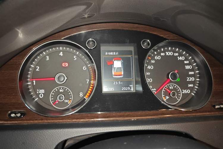 Used Volkswagen Magotan 2015 2.0 TSI Prestige Model Instrument Cluster