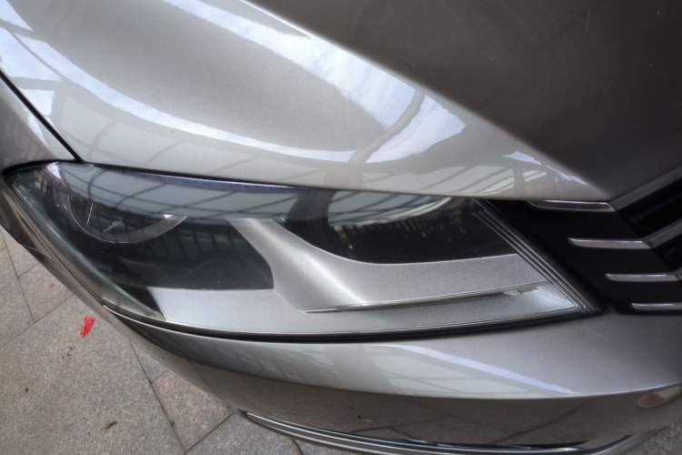 Used Volkswagen Magotan 2015 Travel Edition 2.0 TSI Comfort Version Right Front Headlight