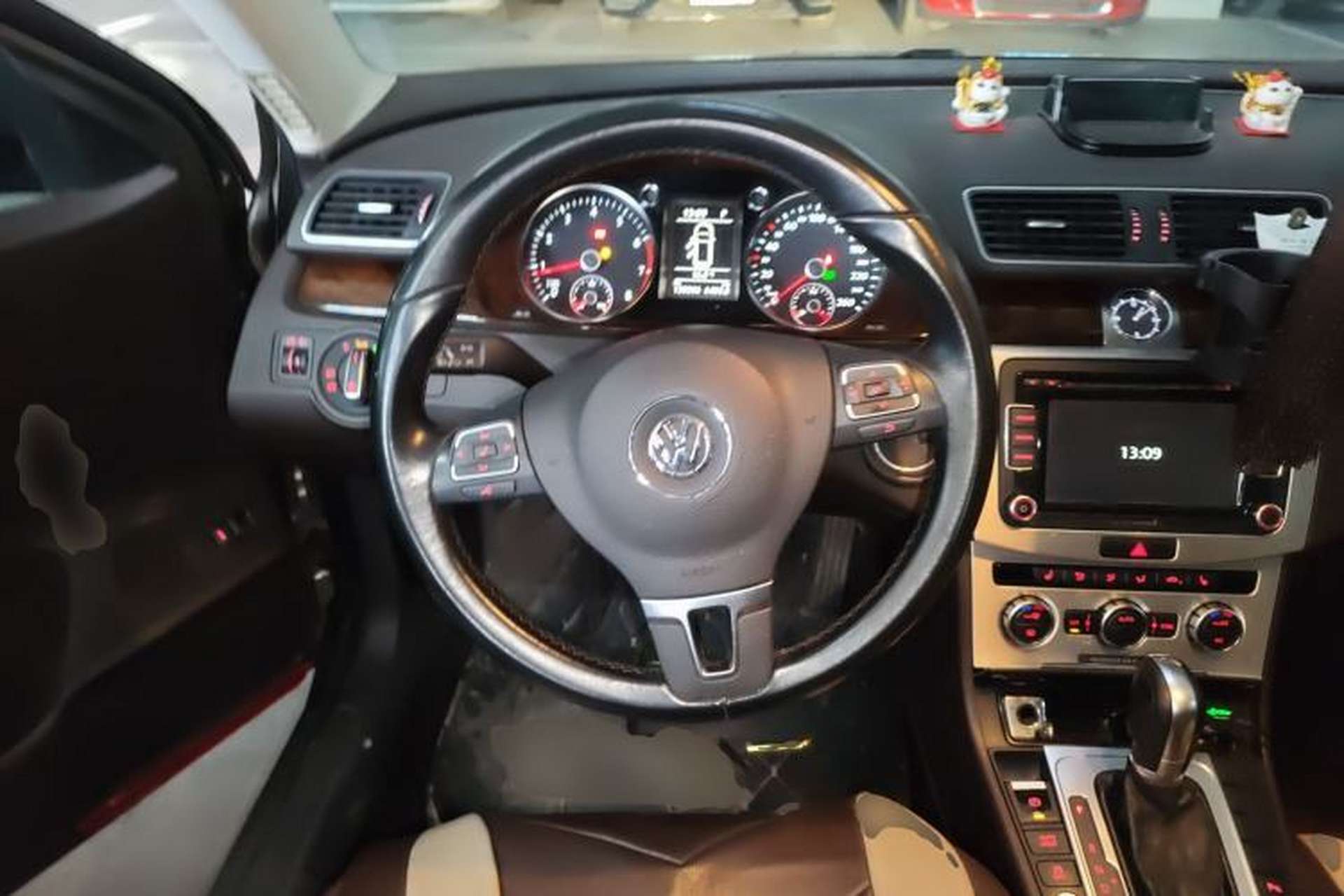Used Volkswagen Magotan 2015 Travel Edition 2.0 TSI Comfort Version Steering Wheel
