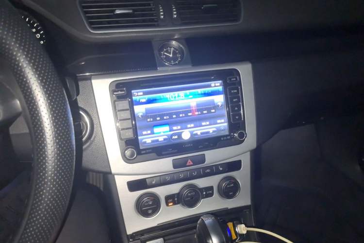 Used Volkswagen Magotan 2015 1.8TSI Luxury Model Audio And AC Panel