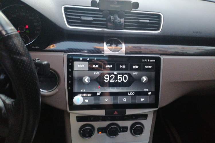 Used Volkswagen Magotan 2015 Facelift 1.8TSI Luxury Model Audio And AC Panel