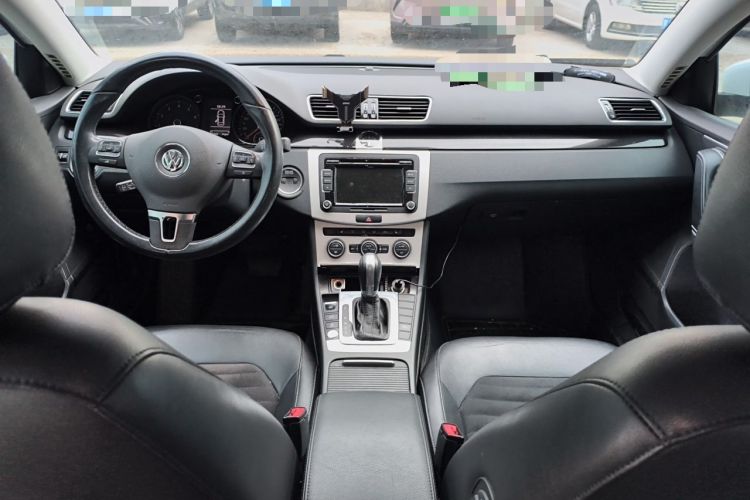 Used Volkswagen Magotan 2015 Revised Version 2.0 TSI Luxury Edition Center Console