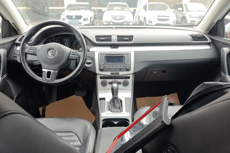 Used Volkswagen Magotan 2015 1.8TSI Advanced Model Center Console