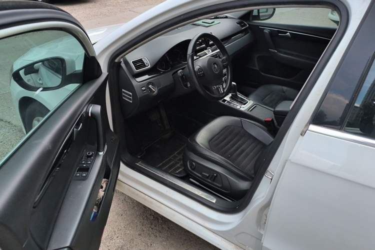 Used Volkswagen Magotan 2015 Revised Version 2.0 TSI Luxury Edition Driver Seat