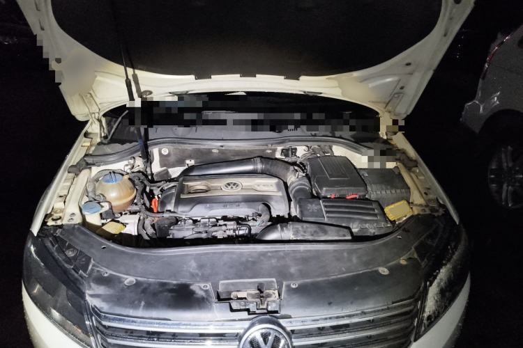 Used Volkswagen Magotan 2015 1.8TSI Advanced Model Engine Bay