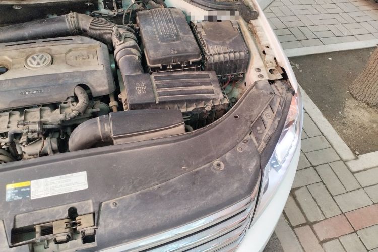 Used Volkswagen Magotan 2015 1.8TSI Luxury Model Engine Bay Left