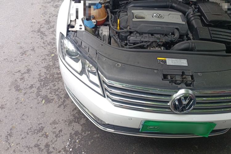 Used Volkswagen Magotan 2015 Facelift 1.8TSI Luxury Model Engine Bay Right