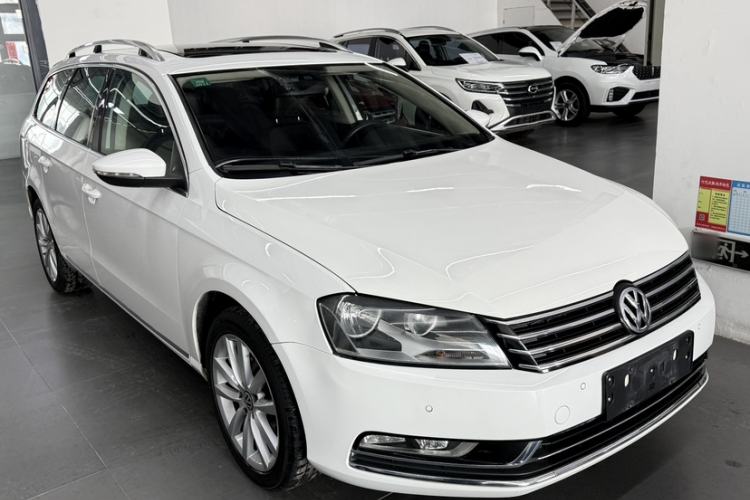 Used Volkswagen Magotan 2015 Travel Edition 2.0 TSI Comfort Version Exterior 2