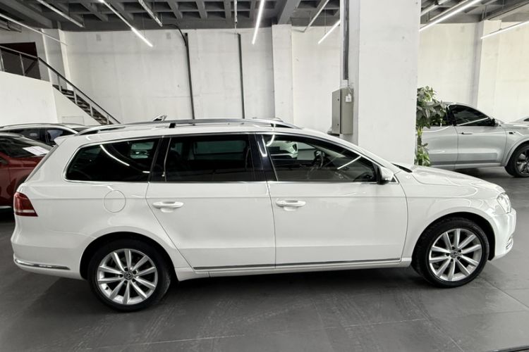 Used Volkswagen Magotan 2015 Travel Edition 2.0 TSI Comfort Version Exterior 3