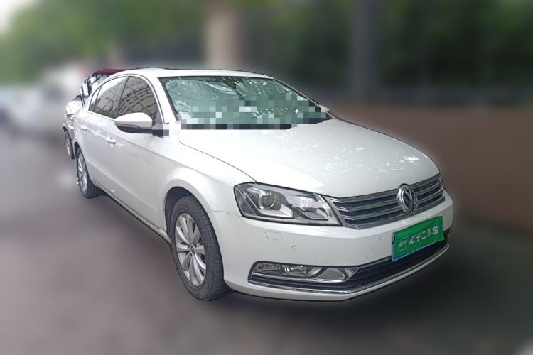 Used Volkswagen Magotan 2015 Facelift 1.8TSI Luxury Model Front Right 45 Deg