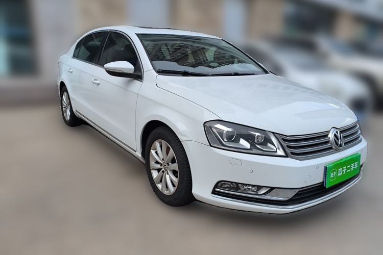 Used Volkswagen Magotan 2015 Revised Version 2.0 TSI Luxury Edition Front Right 45 Deg