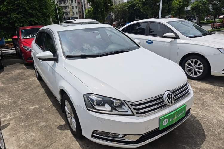 Used Volkswagen Magotan 2015 1.8TSI Luxury Model Front Right 45 Deg