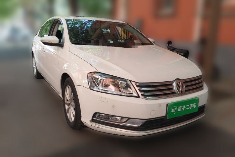 Used Volkswagen Magotan 2015 1.8TSI Luxury Model Front Right 45 Deg