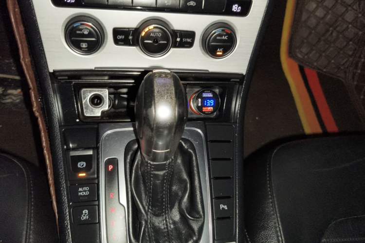 Used Volkswagen Magotan 2015 1.8TSI Advanced Model Gear Lever