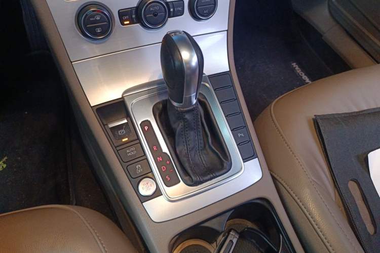 Used Volkswagen Magotan 2015 Facelift 1.8TSI Luxury Model Gear Lever