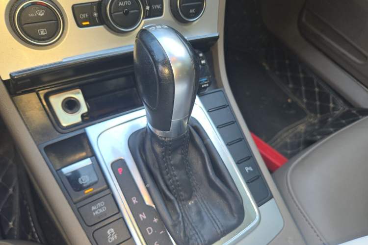 Used Volkswagen Magotan 2015 1.8TSI Luxury Model Gear Lever