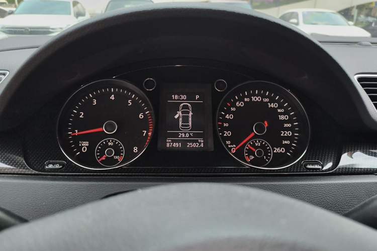 Used Volkswagen Magotan 2015 Revised Version 2.0 TSI Luxury Edition Instrument Cluster