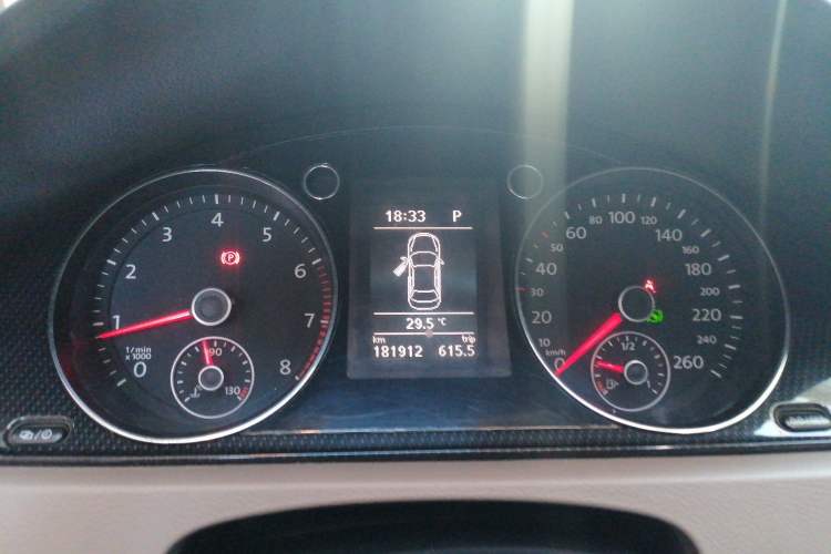 Used Volkswagen Magotan 2015 Facelift 1.8TSI Luxury Model Instrument Cluster