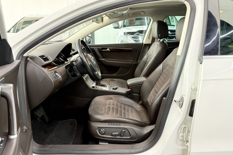 Used Volkswagen Magotan 2015 Travel Edition 2.0 TSI Comfort Version Interior 10