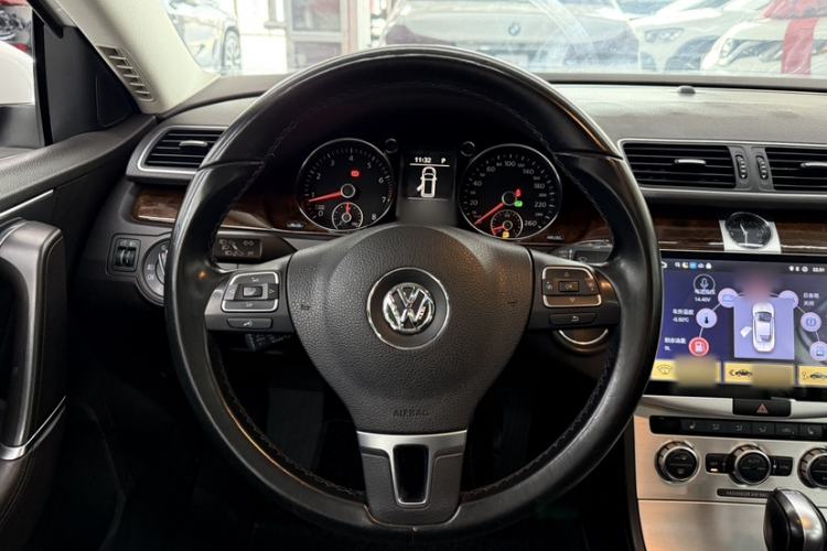 Used Volkswagen Magotan 2015 Travel Edition 2.0 TSI Comfort Version Interior 12