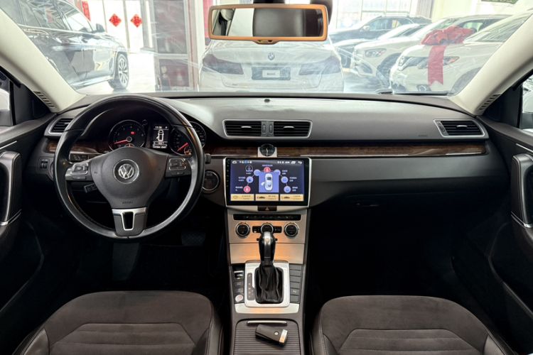 Used Volkswagen Magotan 2015 Travel Edition 2.0 TSI Comfort Version Interior 6
