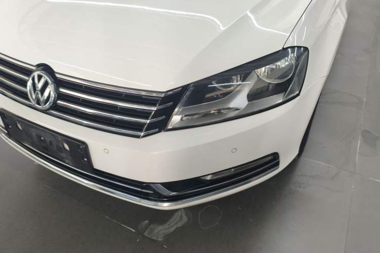 Used Volkswagen Magotan 2015 Travel Edition 2.0 TSI Comfort Version Left Front Headlight