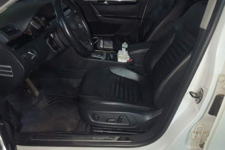 Used Volkswagen Magotan 2015 1.8TSI Luxury Model Left Front Seat