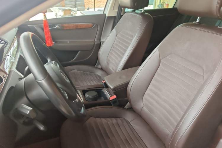 Used Volkswagen Magotan 2015 Travel Edition 2.0 TSI Comfort Version Left Front Seat