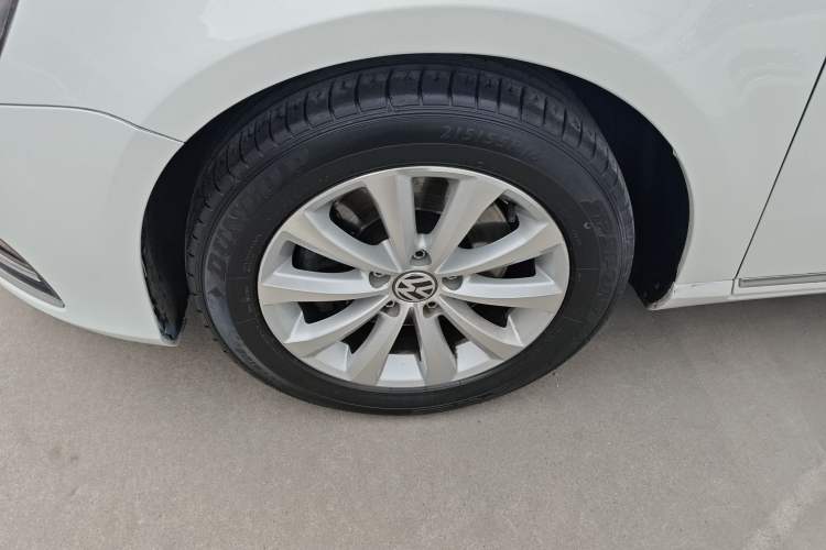 Used Volkswagen Magotan 2015 1.8TSI Advanced Model Left Front Wheel Hub
