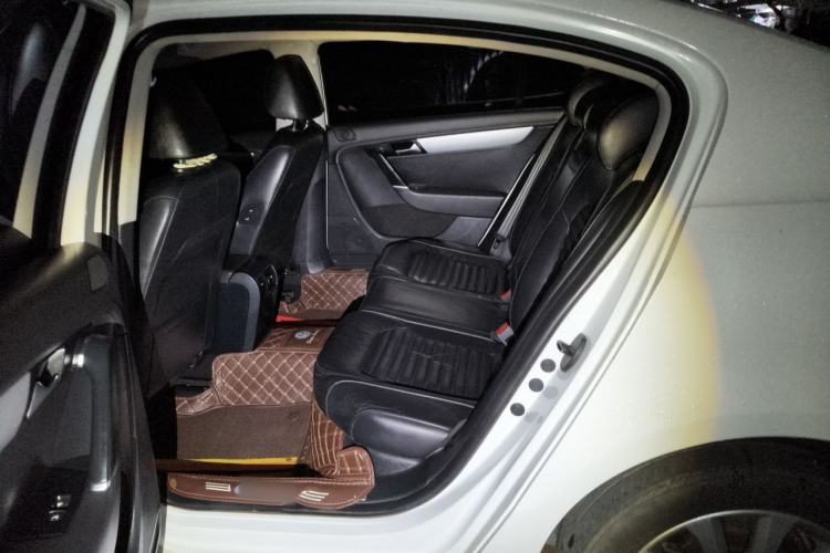 Used Volkswagen Magotan 2015 1.8TSI Advanced Model Left Rear Seat
