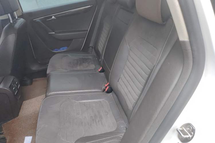 Used Volkswagen Magotan 2015 Travel Edition 2.0 TSI Comfort Version Left Rear Seat