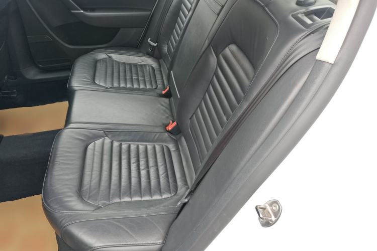 Used Volkswagen Magotan 2015 1.8TSI Advanced Model Left Rear Seat
