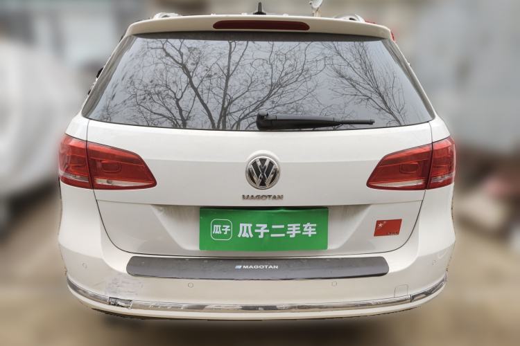 Used Volkswagen Magotan 2015 Travel Edition 2.0 TSI Comfort Version Rear