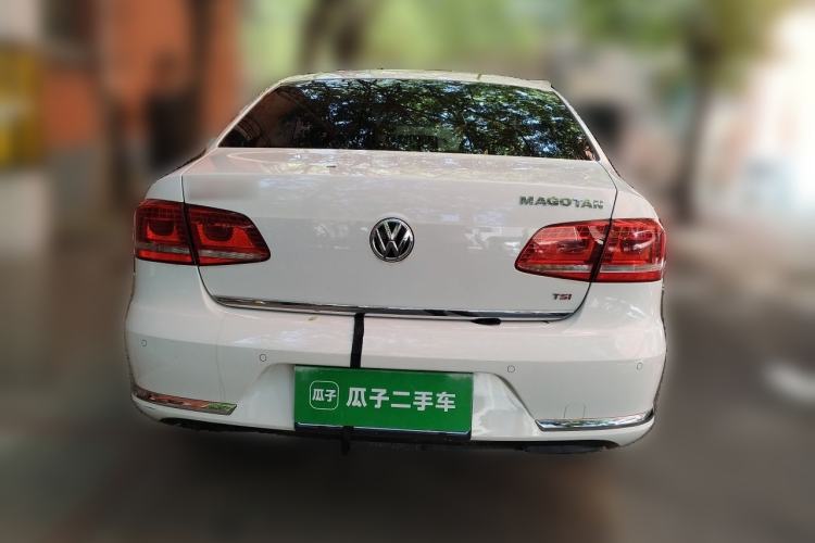 Used Volkswagen Magotan 2015 1.8TSI Luxury Model Rear