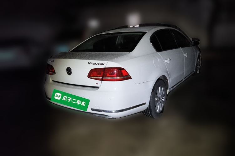 Used Volkswagen Magotan 2015 1.8TSI Advanced Model Rear Right 45 Deg