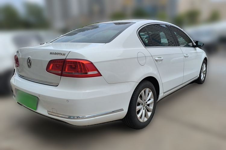 Used Volkswagen Magotan 2015 Revised Version 2.0 TSI Luxury Edition Rear Right 45 Deg
