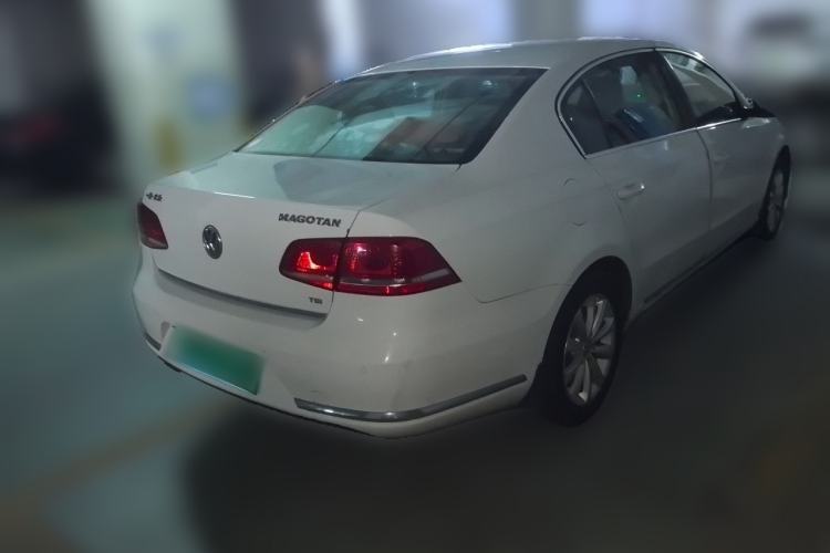 Used Volkswagen Magotan 2015 1.8TSI Luxury Model Rear Right 45 Deg