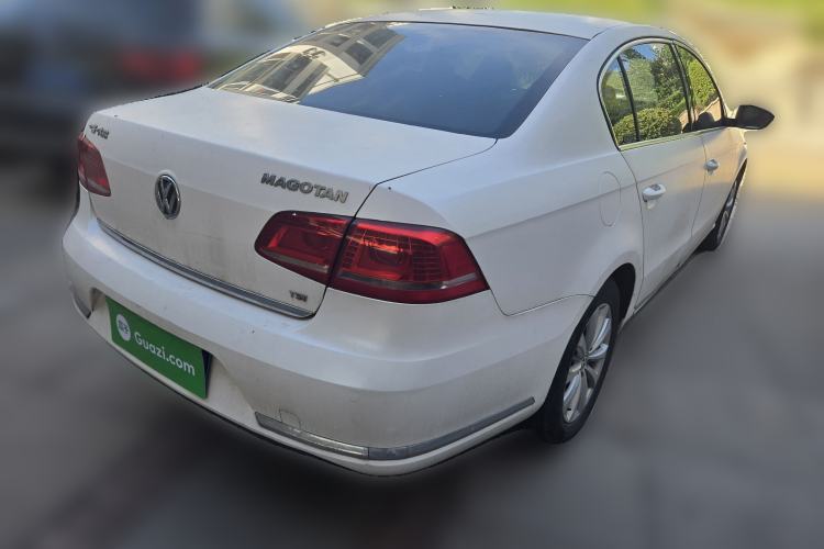 Used Volkswagen Magotan 2015 1.8TSI Luxury Model Rear Right 45 Deg