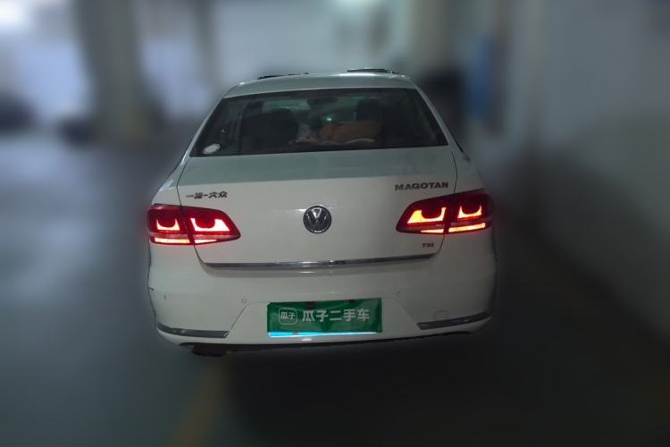Used Volkswagen Magotan 2015 1.8TSI Luxury Model Rear