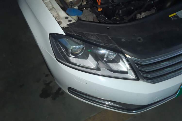 Used Volkswagen Magotan 2015 1.8TSI Luxury Model Right Front Headlight