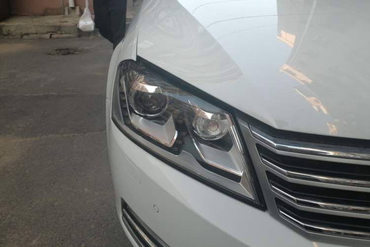 Used Volkswagen Magotan 2015 Facelift 1.8TSI Luxury Model Right Front Headlight