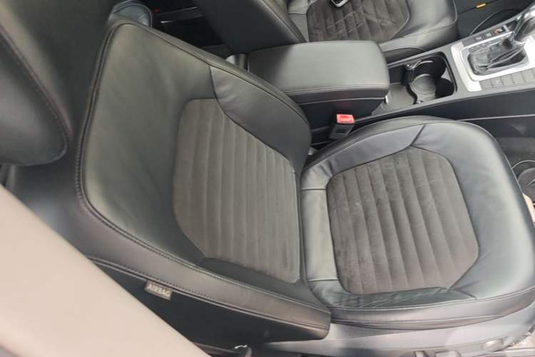 Used Volkswagen Magotan 2015 1.8TSI Luxury Model Right Front Seat