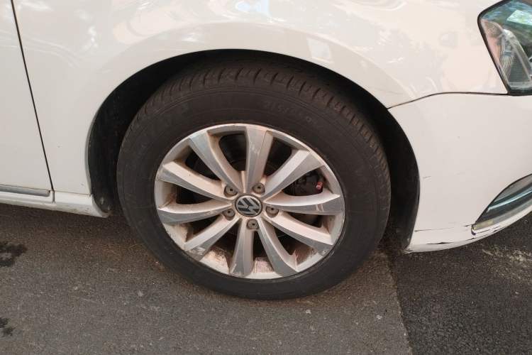Used Volkswagen Magotan 2015 1.8TSI Luxury Model Right Front Wheel Hub