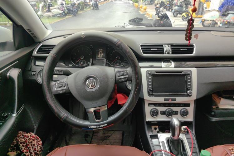 Used Volkswagen Magotan 2015 Facelift 1.8TSI Luxury Model Steering Wheel