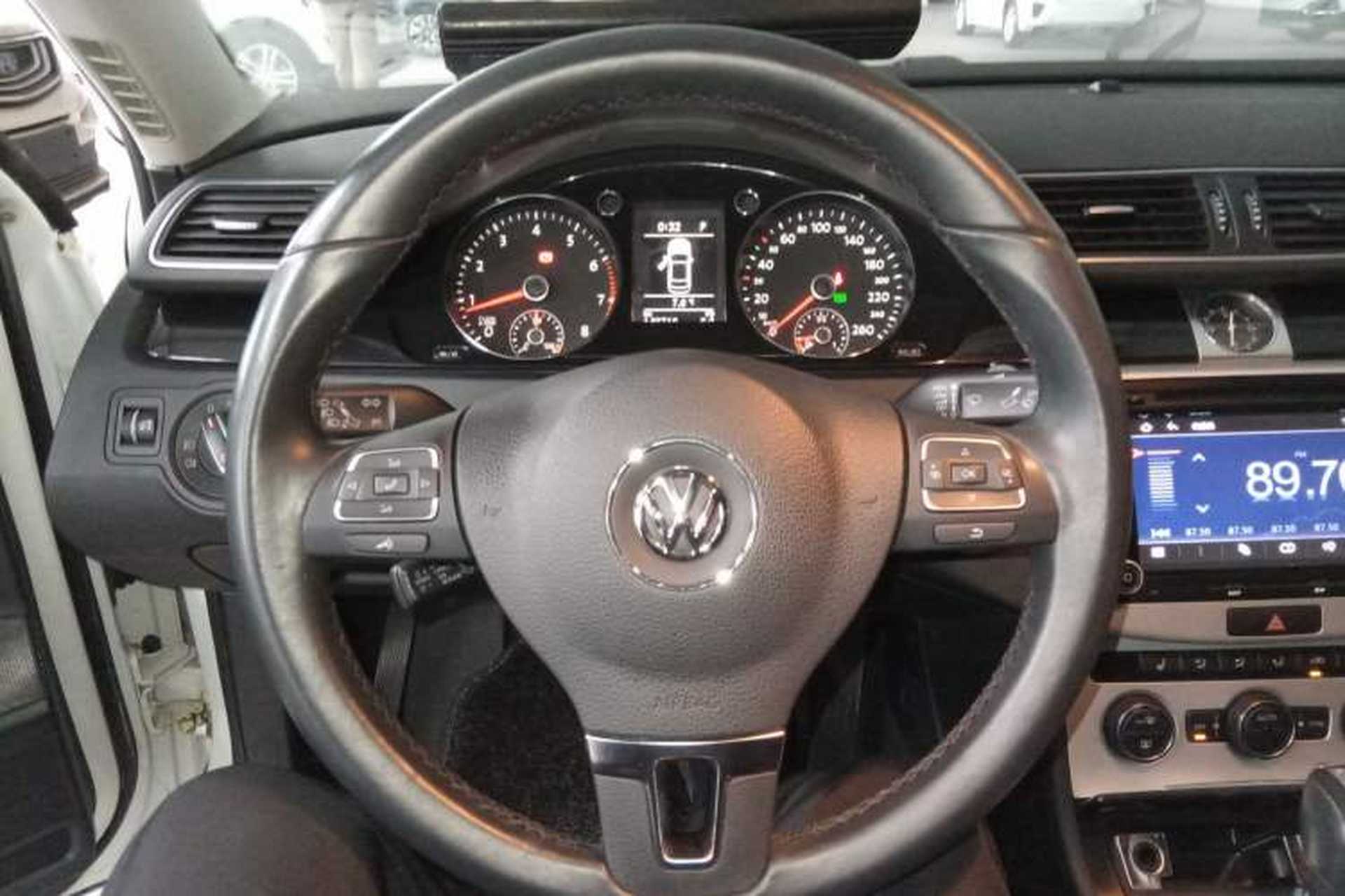 Used Volkswagen Magotan 2015 1.8TSI Luxury Model Steering Wheel