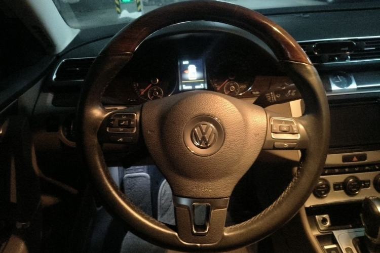 Used Volkswagen Magotan 2015 2.0 TSI Prestige Model Steering Wheel