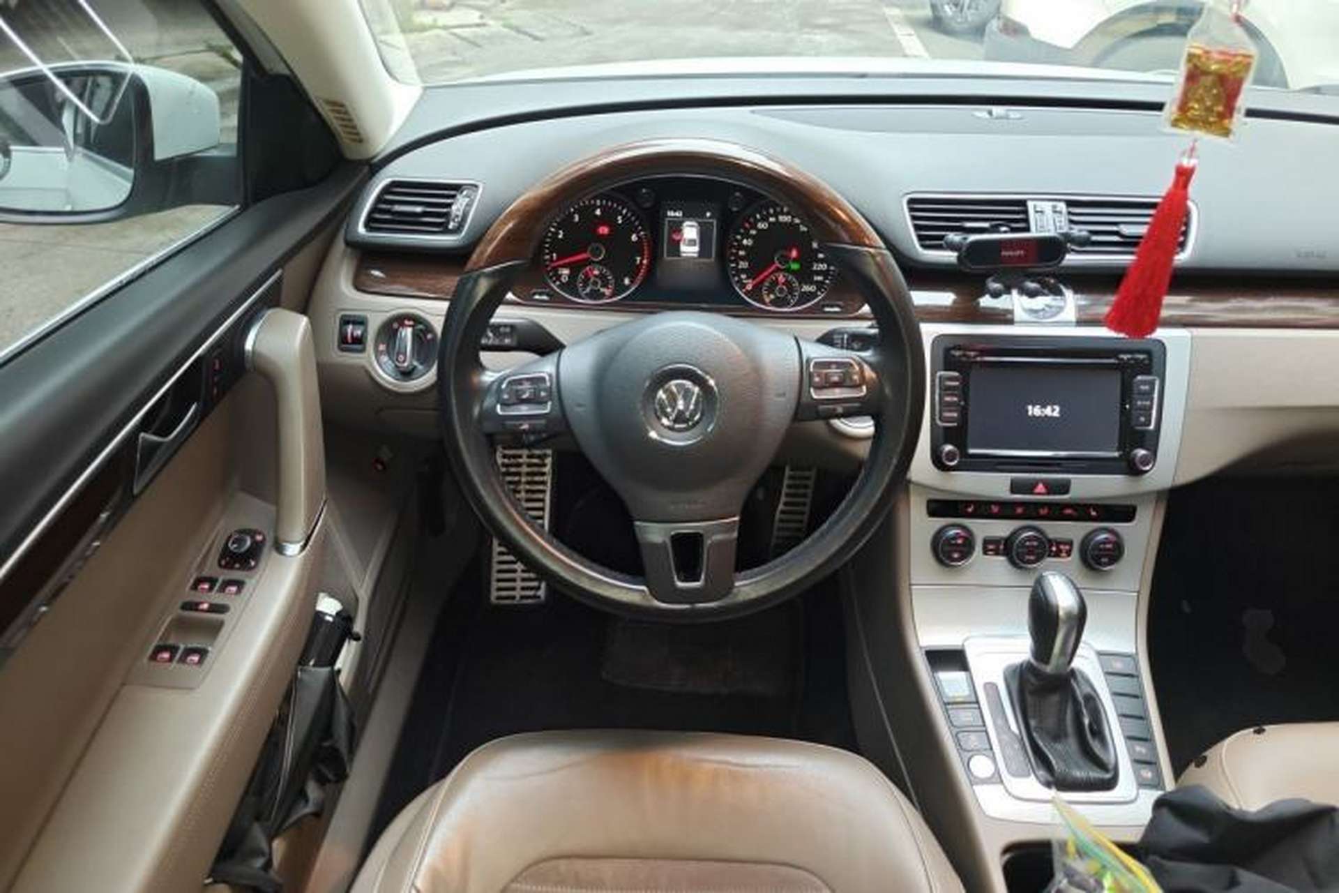 Used Volkswagen Magotan 2015 2.0 TSI Prestige Model Steering Wheel