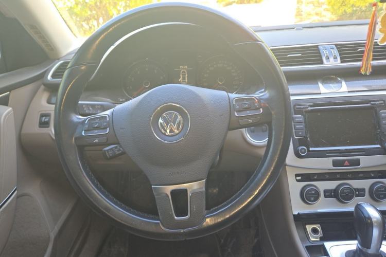 Used Volkswagen Magotan 2015 1.8TSI Luxury Model Steering Wheel