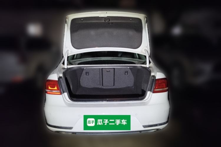 Used Volkswagen Magotan 2015 1.8TSI Advanced Model Trunk